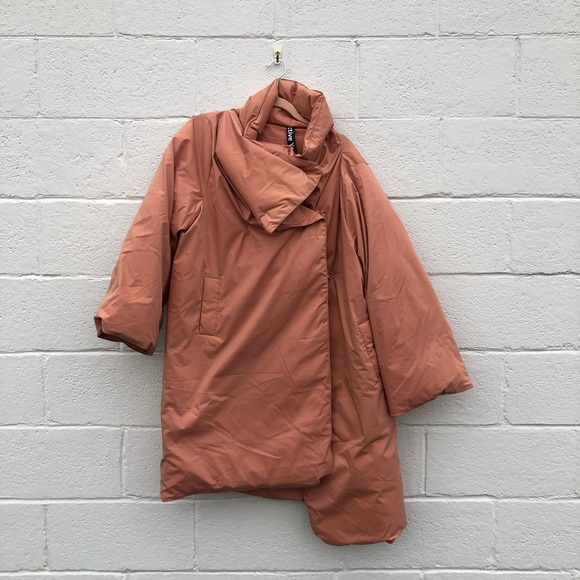 Yearone Collective Oversized Maxi Puffer Coat Jacket in Caramel Onesize - Picture 10 of 11